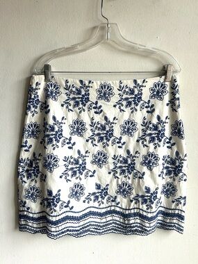 LOFT Floral Embroidered Mini Length Skirt Size 10 NWT